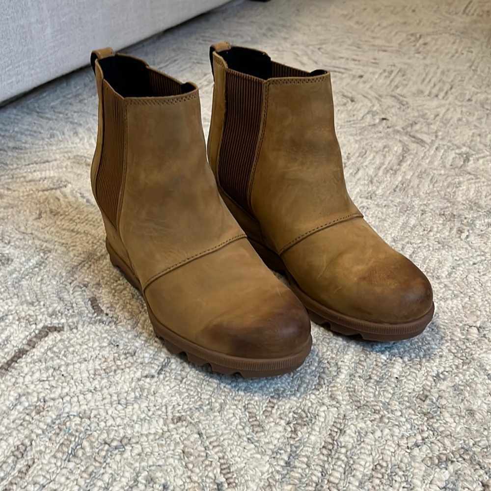 EUC Sorel Wedges size 9